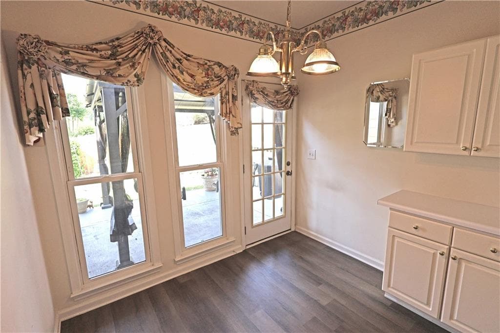3 bedroom, 2 bathroom, 1,760 sq ft single family residence under contract at 2813 Colleton Drive, Marietta, GA 30066 — photo 7