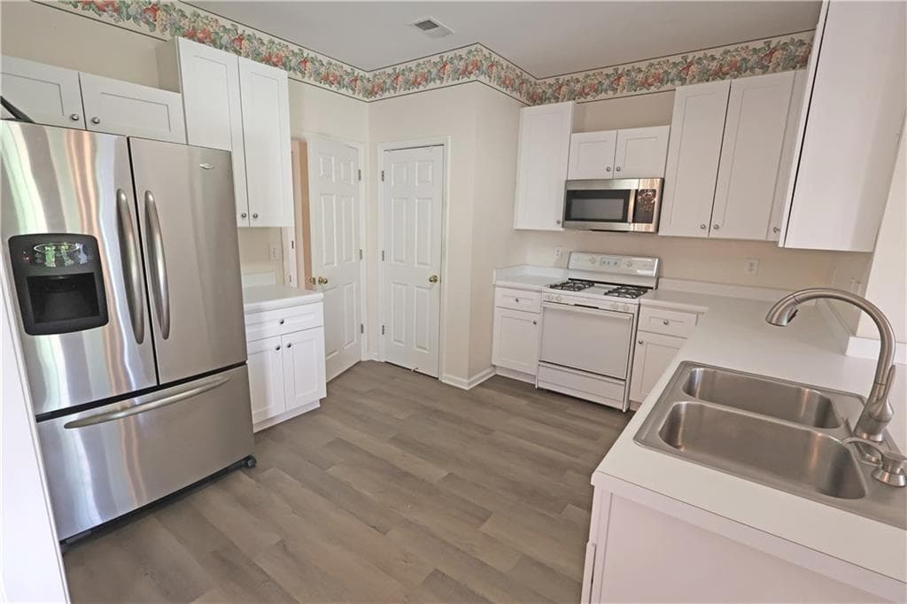 3 bedroom, 2 bathroom, 1,760 sq ft single family residence under contract at 2813 Colleton Drive, Marietta, GA 30066 — photo 9