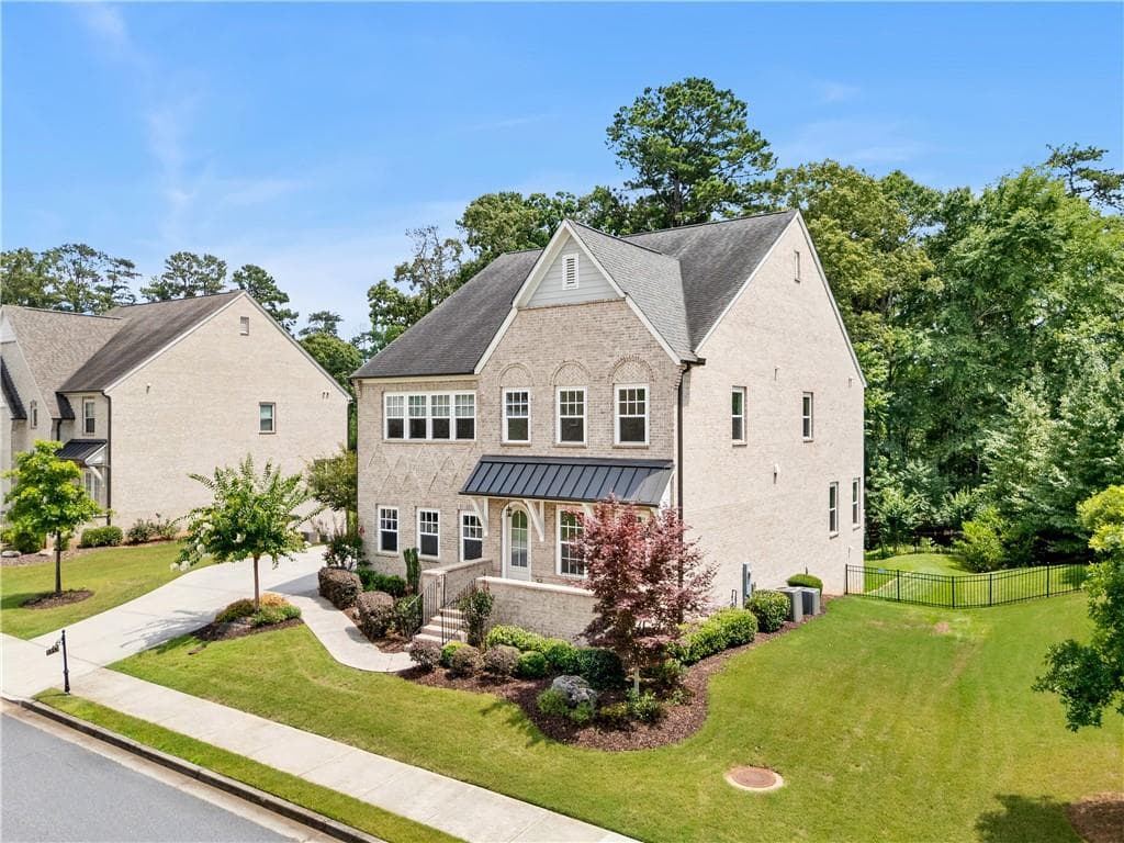 5 bedroom, 5 bathroom, 3,748 sq ft single family residence under contract at 5053 Dinant Drive, Alpharetta, GA 30022 — photo 3