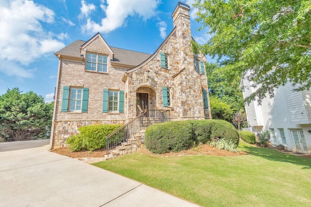6 bedroom, 6 bathroom, 6,089 sq ft single family residence for sale at 2252 Parkwood Place Court, Smyrna, GA 30080 — photo 9