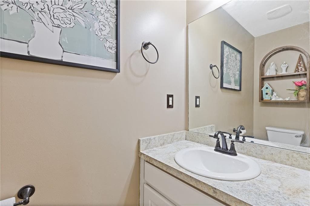 4 bedroom, 3 bathroom, 2,282 sq ft single family residence under contract at 521 Embassy Walk, Winder, GA 30680 — photo 8