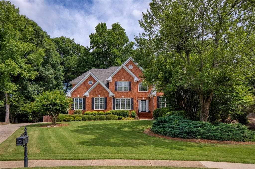 4 bedroom, 5 bathroom, 4,202 sq ft single family residence sold at 13875 Belleterre Drive, Alpharetta, GA 30004
