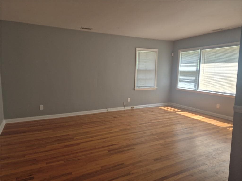 2 bedroom, 2 bathroom single family residence for rent at 547 SW Westmeath Drive, Atlanta, GA 30310 for $1,750 a month — photo 5