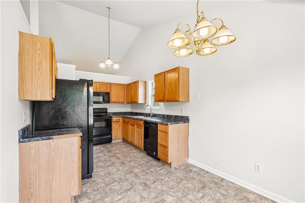 4 bedroom, 3 bathroom, 1,556 sq ft single family residence for sale at 6550 Snowbird Lane, Douglasville, GA 30134 — photo 3
