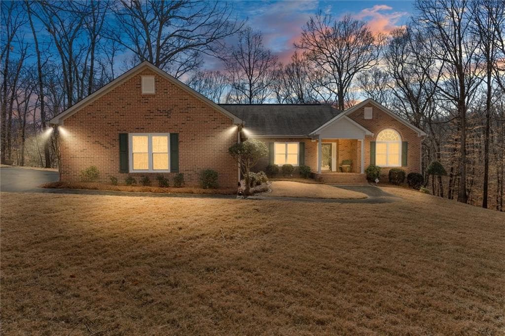 3 bedroom, 3 bathroom, 2,816 sq ft single family residence under contract at 5067 Lazy Acres Drive, Douglasville, GA 30135 — photo 3