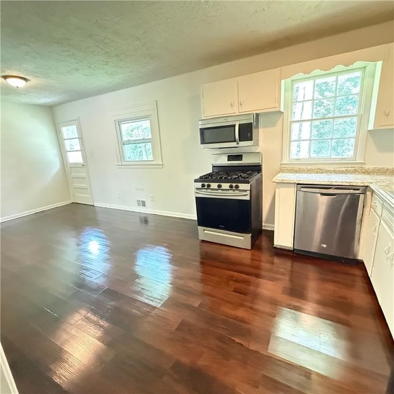 4 bedroom, 2 bathroom, 2,114 sq ft single family residence for sale at 868 King Road, Jonesboro, GA 30236 — photo 8