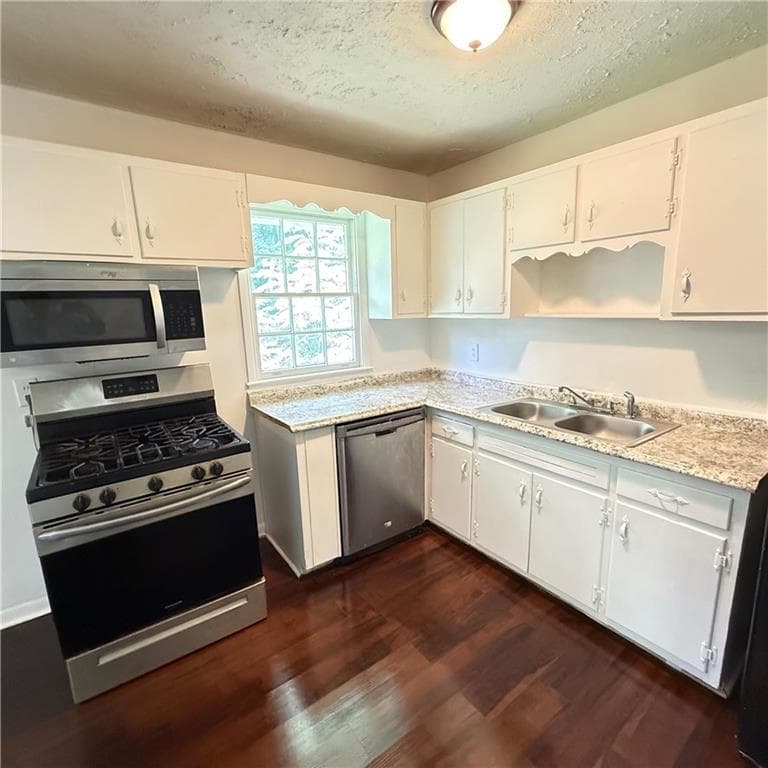 4 bedroom, 2 bathroom, 2,114 sq ft single family residence for sale at 868 King Road, Jonesboro, GA 30236 — photo 9