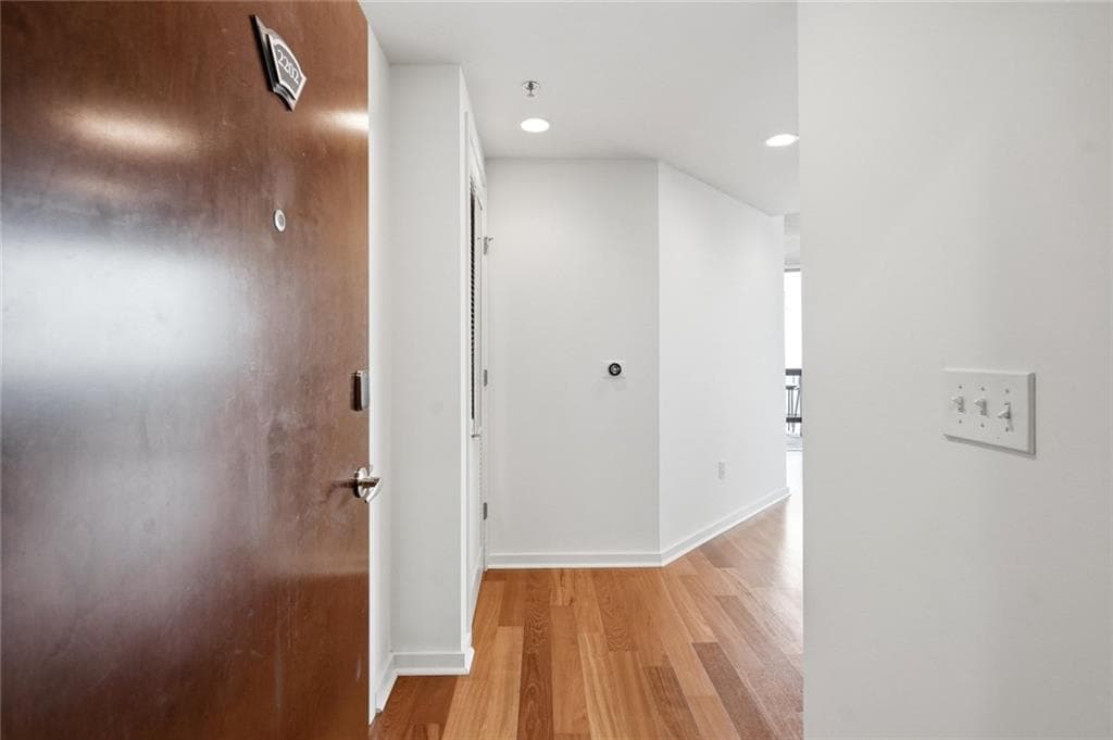 2 bedroom, 2 bathroom, 1,245 sq ft condominium for sale at 3324 Peachtree Road 2202, Atlanta, GA 30326 — photo 2