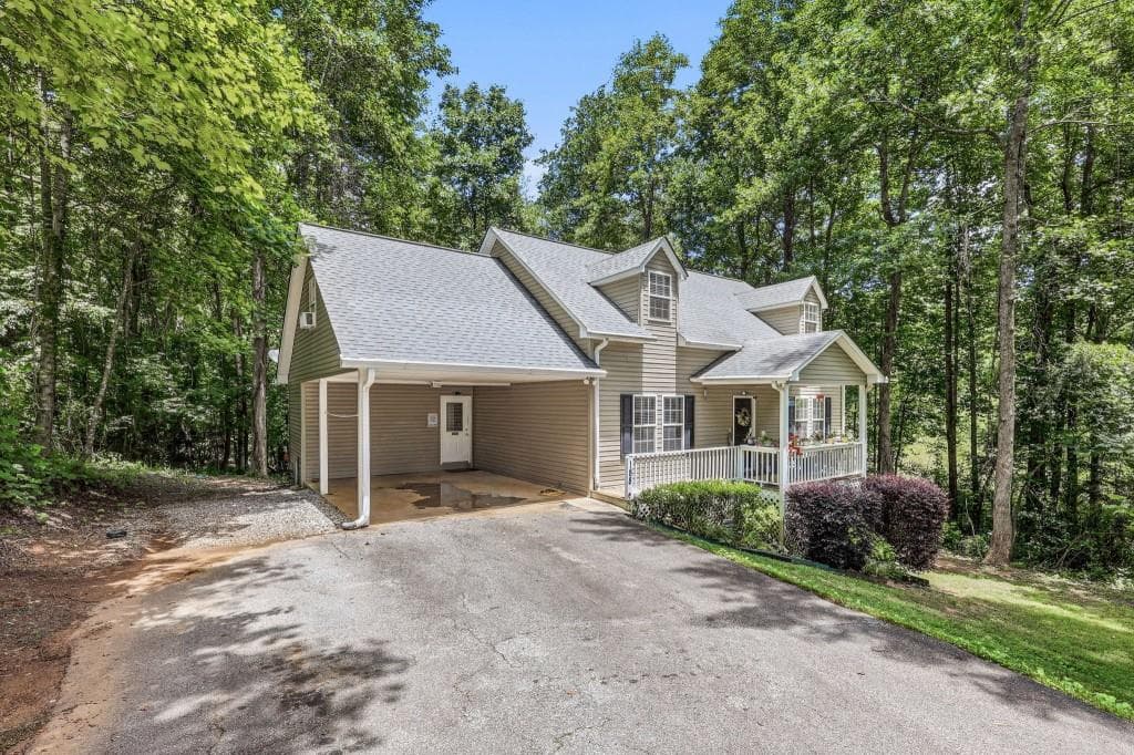 3 bedroom, 3 bathroom, 2,208 sq ft single family residence for sale at 188 Seaborn Drive, Cleveland, GA 30528 — photo 6