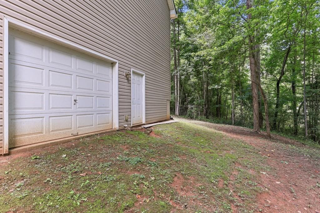3 bedroom, 3 bathroom, 2,208 sq ft single family residence for sale at 188 Seaborn Drive, Cleveland, GA 30528 — photo 2