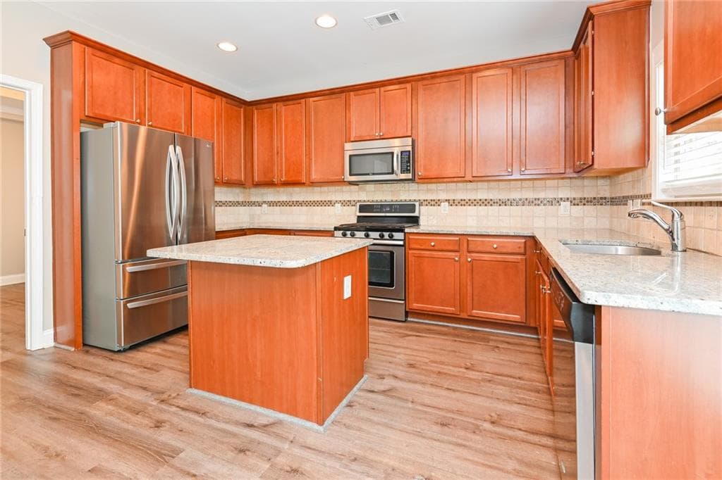 4 bedroom, 3 bathroom, 2,508 sq ft single family residence under contract at 3565 Flycatcher Way, Duluth, GA 30097 — photo 8
