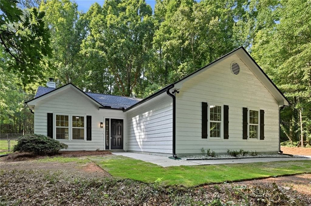 3 bedroom, 2 bathroom, 1,600 sq ft single family residence for sale at 1994 Atha Woods Drive, Monroe, GA 30655 — photo 1 of 34