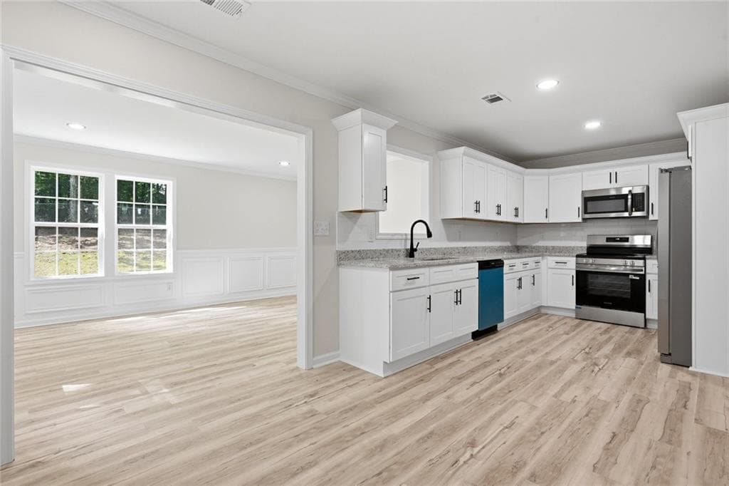 3 bedroom, 2 bathroom, 1,600 sq ft single family residence for sale at 1994 Atha Woods Drive, Monroe, GA 30655 — photo 7