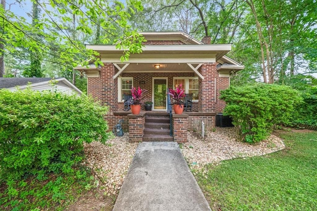 3 bedroom, 2 bathroom, 1,372 sq ft single family residence sold at 3546 Hemphill Street, Atlanta, GA 30337