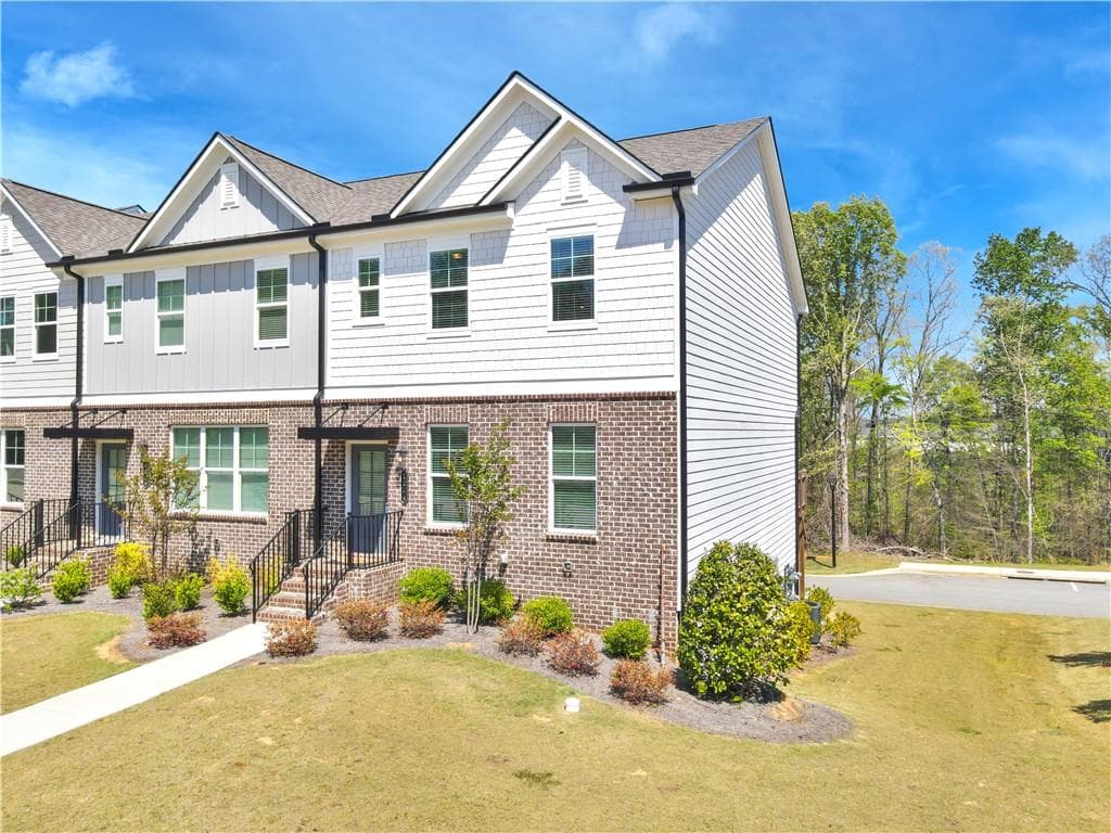 4 bedroom, 4 bathroom, 2,254 sq ft townhouse for rent at 1274 Ainsworth Alley, Sugar Hill, GA 30518 for $2,800 a month — photo 2
