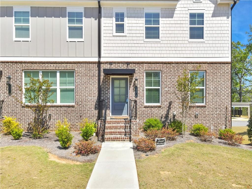 4 bedroom, 4 bathroom, 2,254 sq ft townhouse for rent at 1274 Ainsworth Alley, Sugar Hill, GA 30518 for $2,800 a month — photo 4