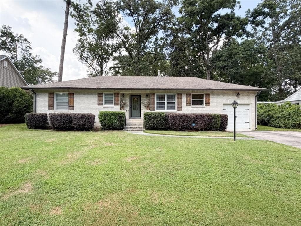 4 bedroom, 2 bathroom, 1,918 sq ft single family residence for sale at 208 Dodd Street, Rome, GA 30165