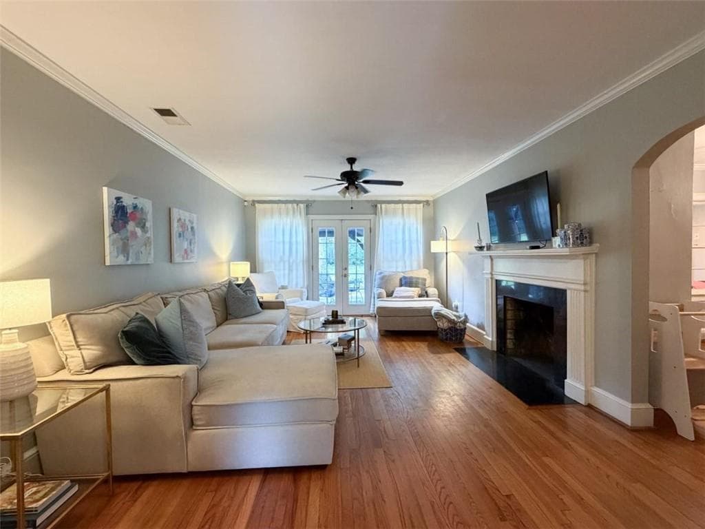 4 bedroom, 2 bathroom, 1,918 sq ft single family residence for sale at 208 Dodd Street, Rome, GA 30165 — photo 2