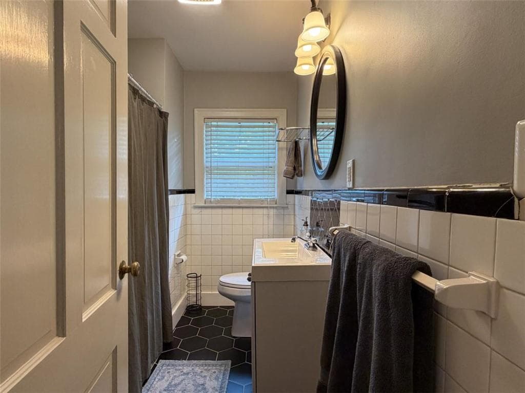 4 bedroom, 2 bathroom, 1,918 sq ft single family residence for sale at 208 Dodd Street, Rome, GA 30165 — photo 8