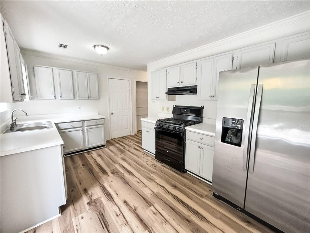 4 bedroom, 4 bathroom, 2,024 sq ft single family residence for rent at 2945 Georgian Manor Drive, Alpharetta, GA 30022 for $2,799 a month — photo 10