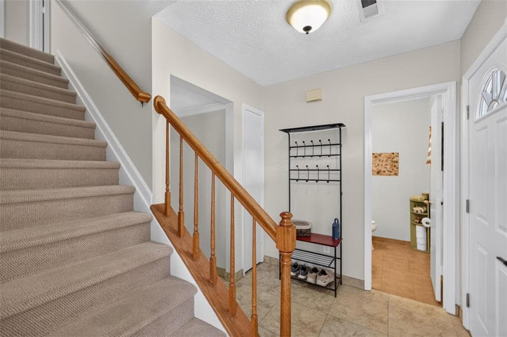 3 bedroom, 3 bathroom, 1,714 sq ft single family residence for sale at 1325 Township Drive, Lawrenceville, GA 30043 — photo 6