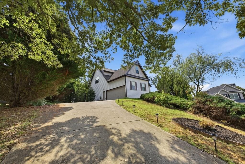 4 bedroom, 3 bathroom, 2,069 sq ft single family residence for sale at 105 Arbor Hills Circle, Talking Rock, GA 30175 — photo 2