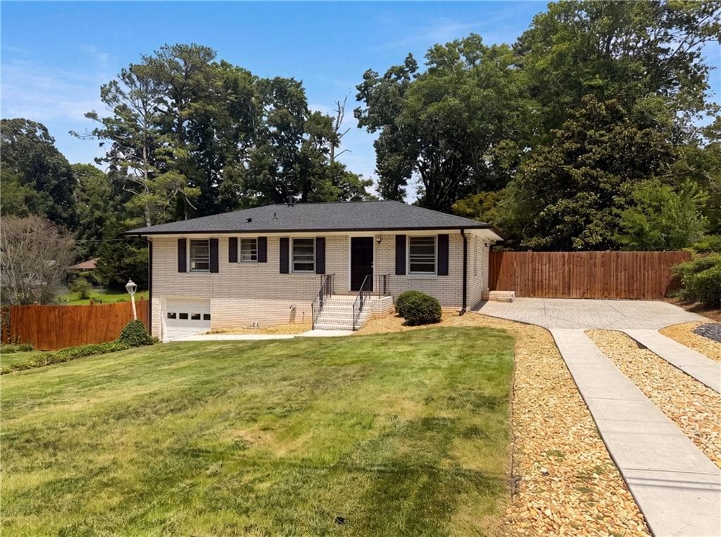 3 bedroom, 3 bathroom, 2,000 sq ft single family residence for sale at 3119 Holbrook Drive, Marietta, GA 30060 — photo 1 of 15