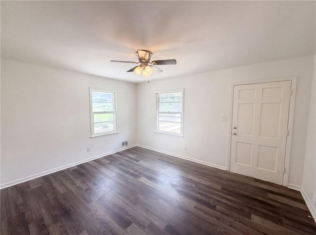 3 bedroom, 3 bathroom, 2,000 sq ft single family residence for sale at 3119 Holbrook Drive, Marietta, GA 30060 — photo 3