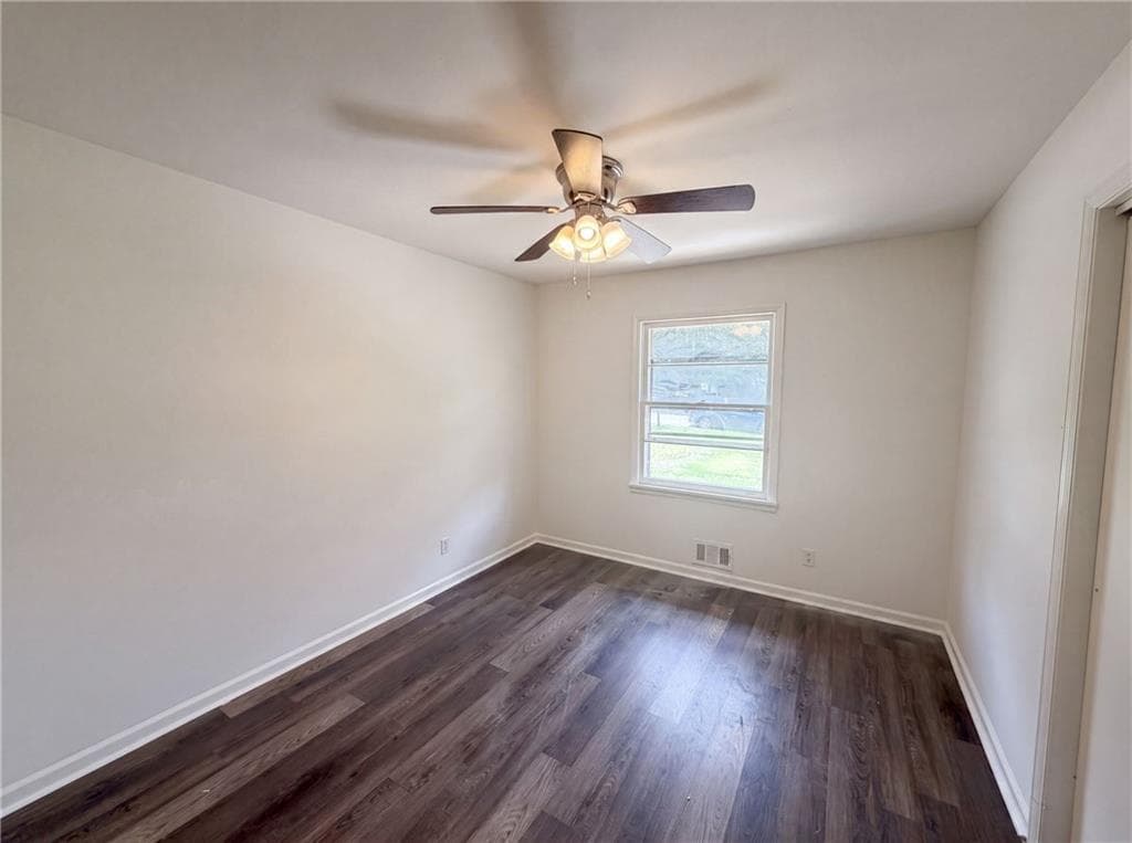3 bedroom, 3 bathroom, 2,000 sq ft single family residence for sale at 3119 Holbrook Drive, Marietta, GA 30060 — photo 4