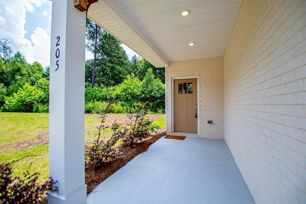 3 bedroom, 3 bathroom, 1,657 sq ft single family residence for sale at 205 Vineyard Walk, Carrollton, GA 30117 — photo 4