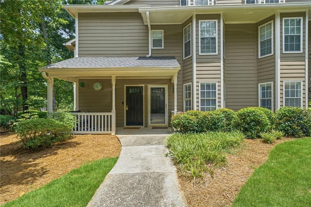 2 bedroom, 2 bathroom, 1,138 sq ft condominium sold at 2166 N Forest Trail, Dunwoody, GA 30338