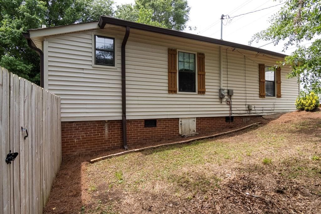 2 bedroom, 2 bathroom, 1,001 sq ft single family residence for sale at 119 Harmon Avenue, Carrollton, GA 30117 — photo 5