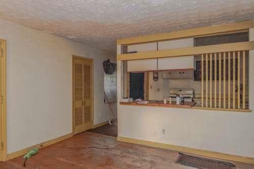3 bedroom, 1 bathroom, 1,102 sq ft single family residence for sale at 3302 Glenco Drive, Decatur, GA 30032 — photo 5