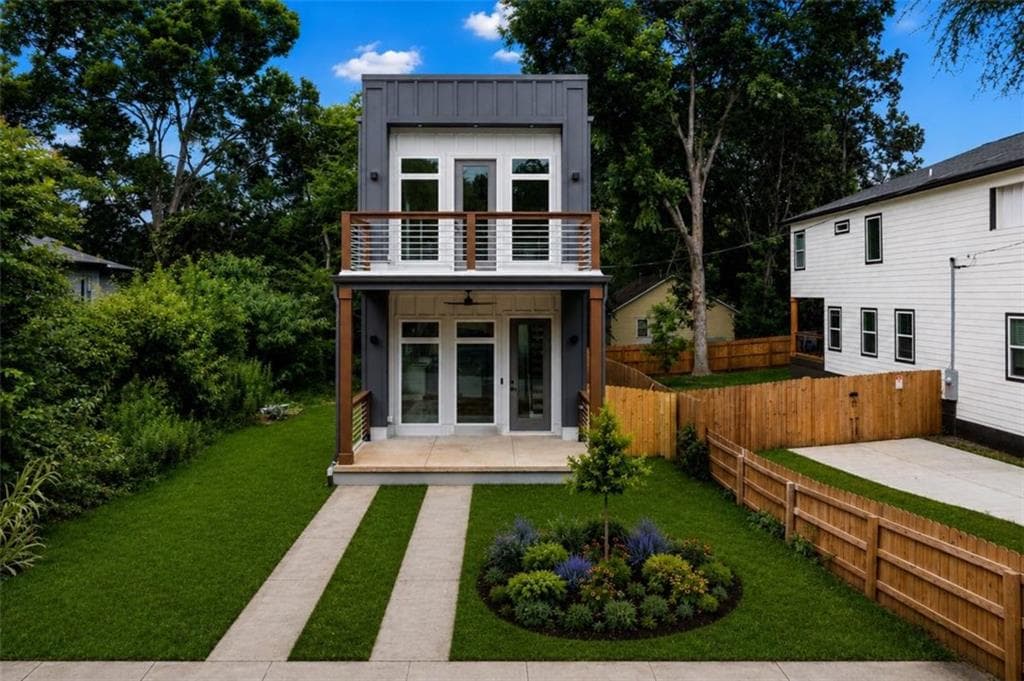 3 bedroom, 2 bathroom, 1,660 sq ft single family residence under contract at 966 Coleman Street, Atlanta, GA 30310