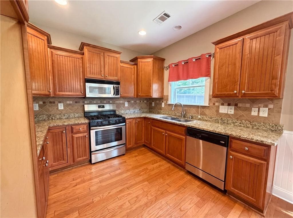 4 bedroom, 3 bathroom, 2,176 sq ft single family residence under contract at 2983 Boulder Walk Court, Atlanta, GA 30316 — photo 6