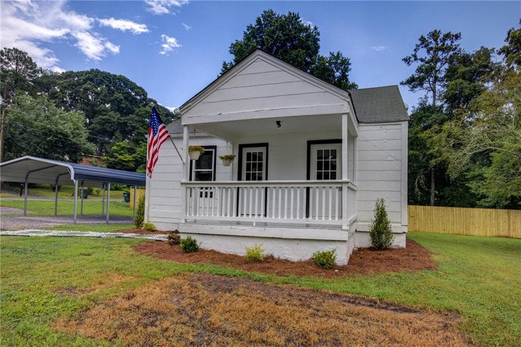 2 bedroom, 1 bathroom, 702 sq ft single family residence under contract at 7107 Geiger Street, Covington, GA 30014 — photo 3