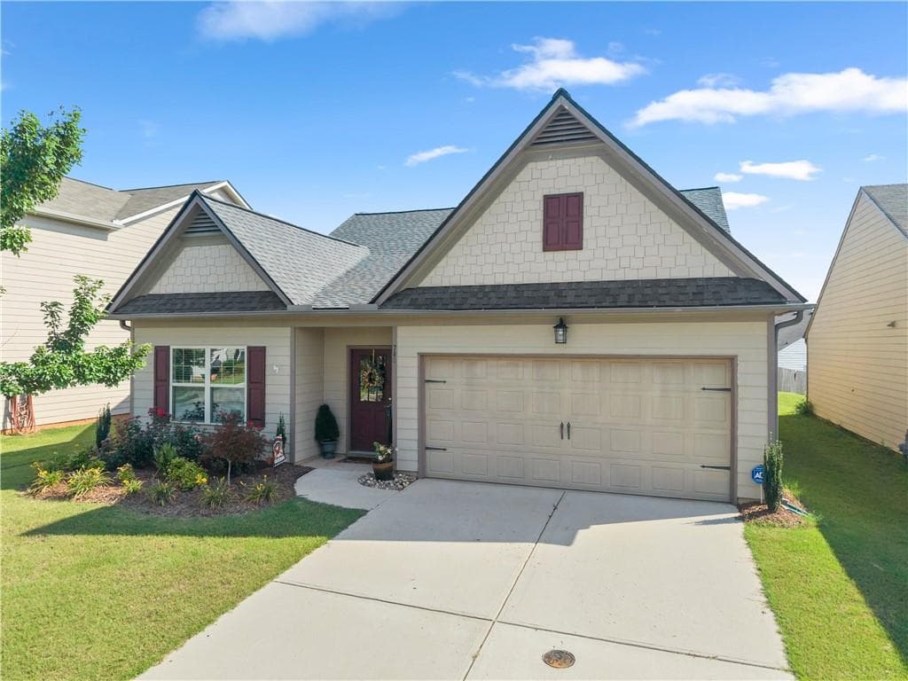 3 bedroom, 2 bathroom, 1,614 sq ft single family residence for sale at 740 Independence Avenue, Pendergrass, GA 30567 — photo 3