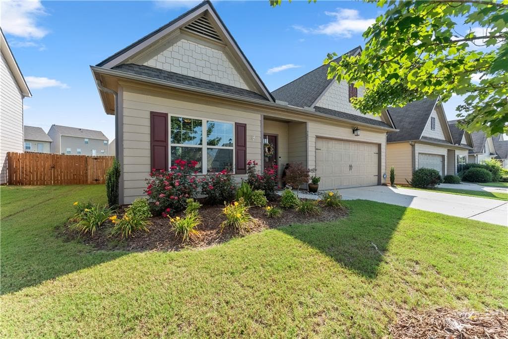 3 bedroom, 2 bathroom, 1,614 sq ft single family residence for sale at 740 Independence Avenue, Pendergrass, GA 30567 — photo 5