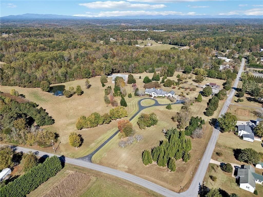 5 bedroom, 4 bathroom, 7,500 sq ft single family residence for sale at 1892 Blacks Mill Road, Dawsonville, GA 30534 — photo 5
