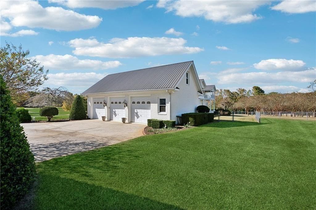5 bedroom, 4 bathroom, 7,500 sq ft single family residence for sale at 1892 Blacks Mill Road, Dawsonville, GA 30534 — photo 9