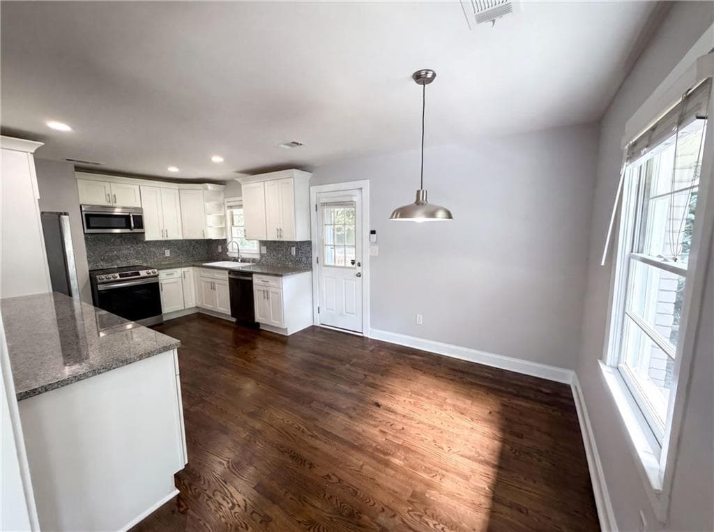 3 bedroom, 2 bathroom, 1,963 sq ft single family residence for sale at 2336 Nesbitt Drive, Atlanta, GA 30319 — photo 6