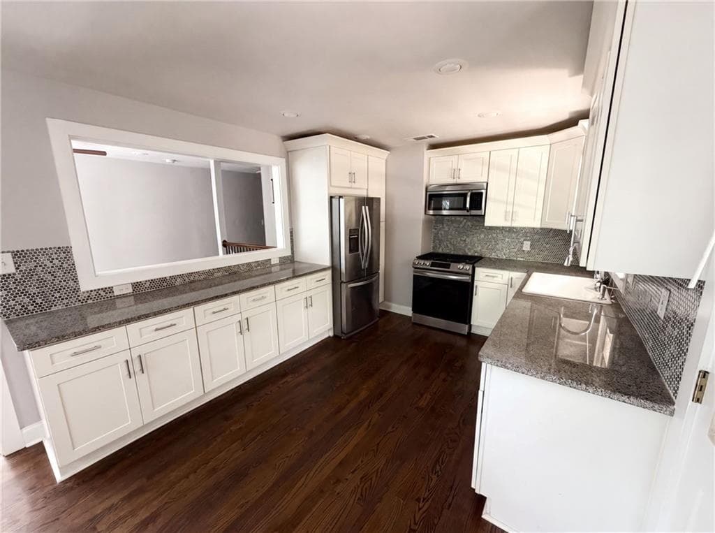 3 bedroom, 2 bathroom, 1,963 sq ft single family residence for sale at 2336 Nesbitt Drive, Atlanta, GA 30319 — photo 7