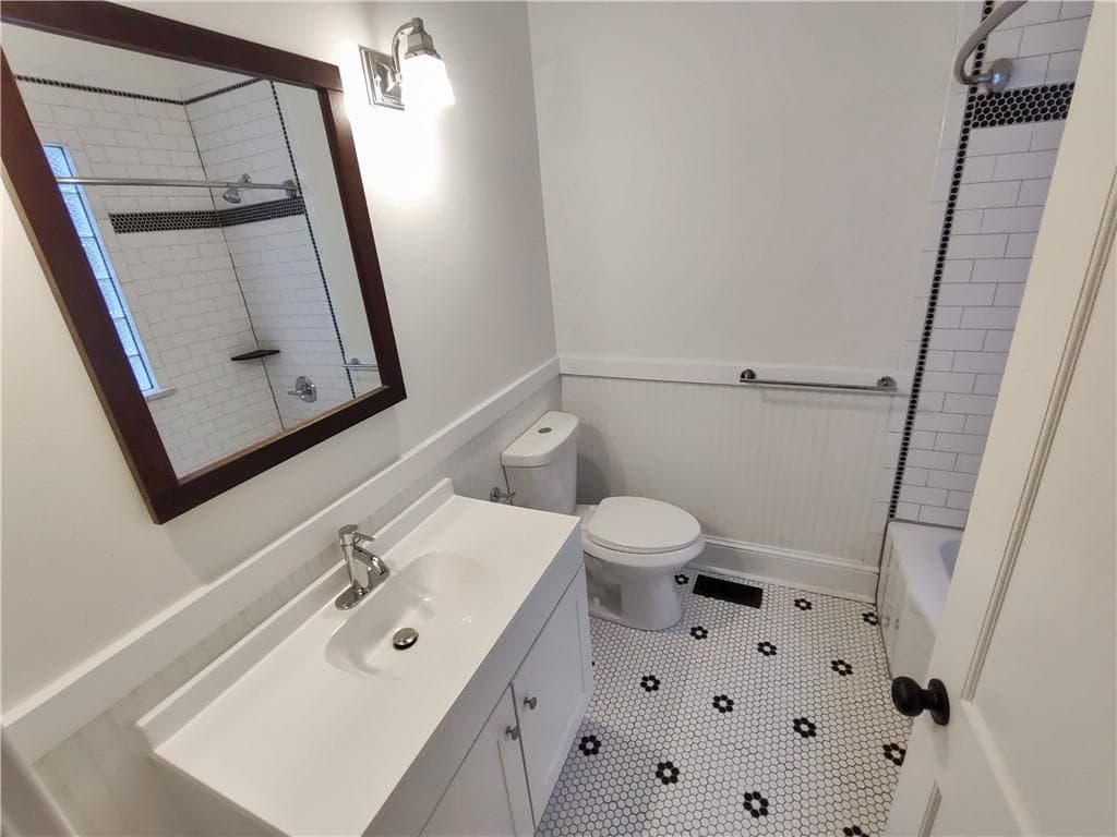 4 bedroom, 3 bathroom, 1,659 sq ft single family residence for sale at 590 Seminole Avenue, Atlanta, GA 30307 — photo 8