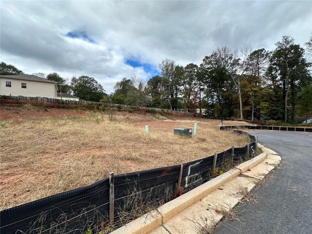 single family residence for sale at 2080 Tilson Road, Decatur, GA 30032 — photo 6