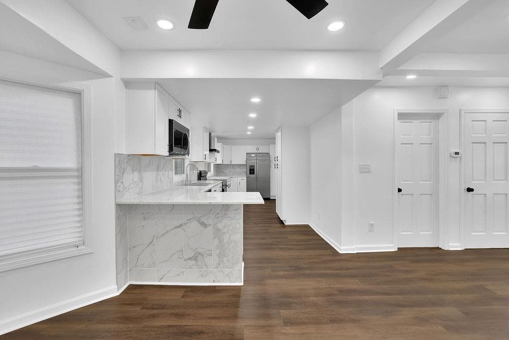 4 bedroom, 4 bathroom, 3,296 sq ft single family residence under contract at 4247 Bingham Court, Stone Mountain, GA 30083 — photo 6