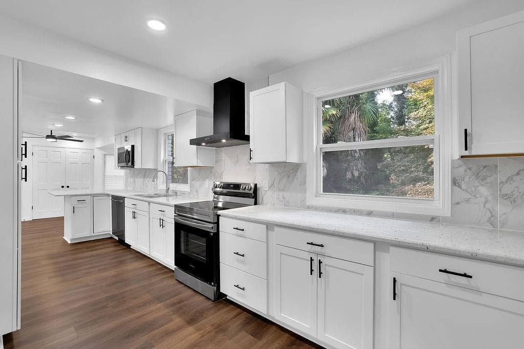 4 bedroom, 4 bathroom, 3,296 sq ft single family residence under contract at 4247 Bingham Court, Stone Mountain, GA 30083 — photo 10