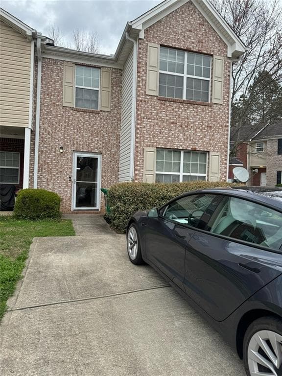 3 bedroom, 3 bathroom, 1,514 sq ft townhouse for sale at 1564 Eastern Sunrise Lane, Decatur, GA 30034