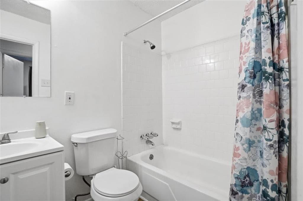 3 bedroom, 2 bathroom, 1,050 sq ft single family residence for sale at 405 King Arthur Court, Jonesboro, GA 30236 — photo 10