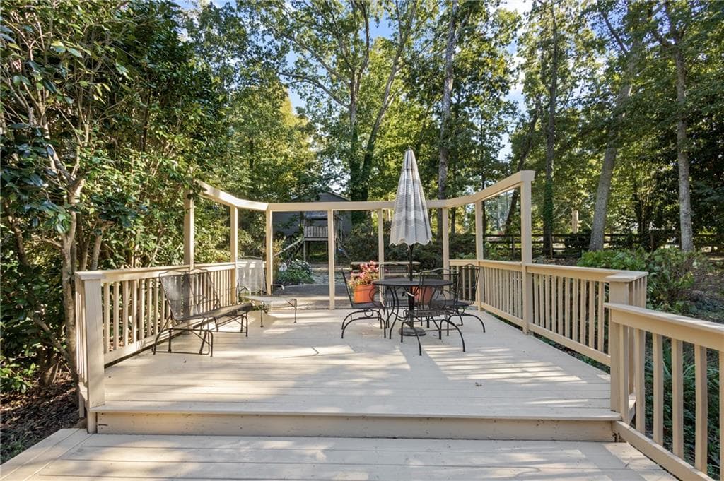 5 bedroom, 4 bathroom, 3,328 sq ft single family residence for sale at 1676 Heritage Drive, Snellville, GA 30078 — photo 3