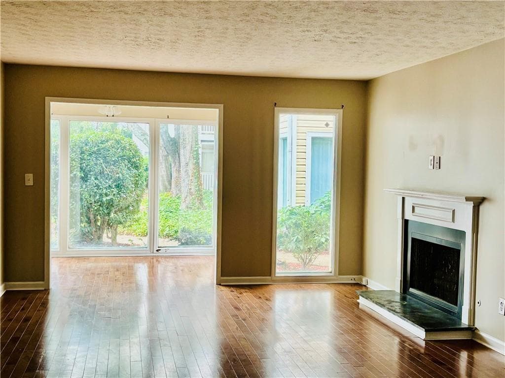 3 bedroom, 2 bathroom, 1,451 sq ft condominium for sale at 1206 Augusta Drive, Marietta, GA 30067 — photo 4